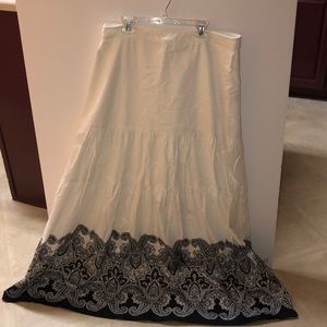 Style J’s black and white long skirt